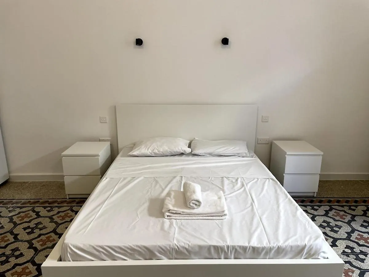 Holiday home The Old Mint House Sleeps 15 Villa Valletta