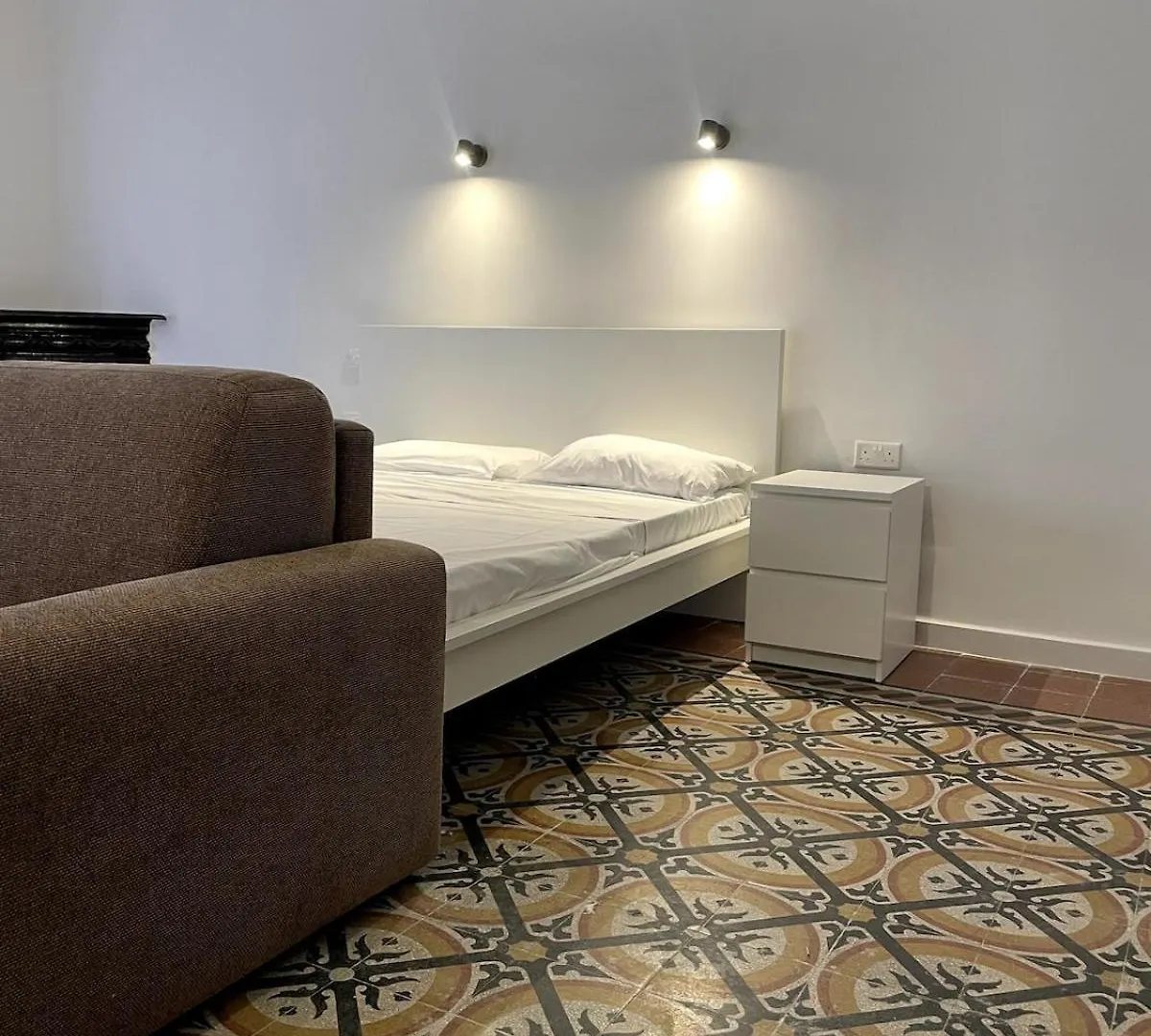 The Old Mint House Sleeps 15 Villa Valletta Holiday home